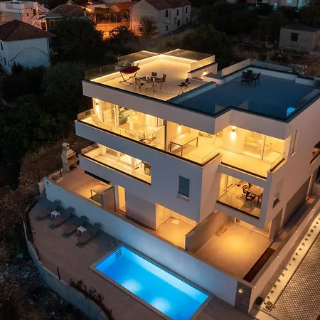 Luxury Dreams In Okrug With Swimming Pool, Sea View, Wifi, Parking Trogir
