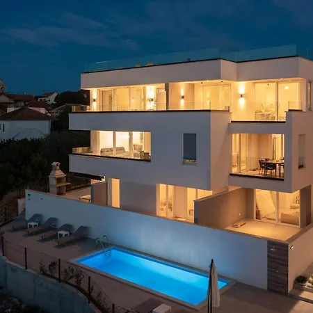 Luxury Dreams In Okrug With Swimming Pool, Sea View, Wifi, Parking