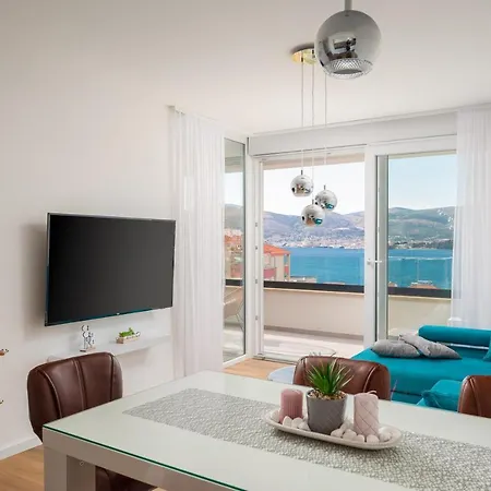 Luxury Dreams In Okrug With Swimming Pool, Sea View, Wifi, Parking Appartement