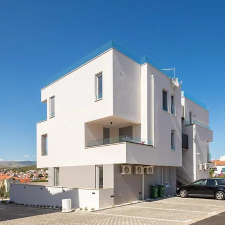 Luxury Dreams In Okrug With Swimming Pool, Sea View, Wifi, Parking Appartement