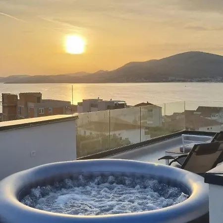 Luxury Dreams In Okrug With Swimming Pool, Sea View, Wifi, Parking Appartement *