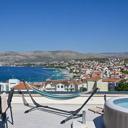 Luxury Penthouse Pool, Private Terrace, Sea View, Jacuzzi Τρογκίρ