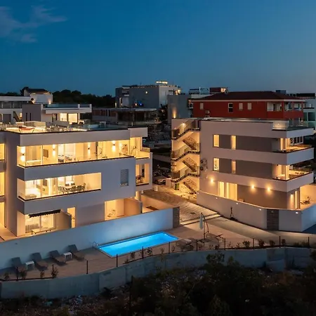 Villa Dreams With Pool, Private Terrace, Sea View, Jacuzzi Apartman *