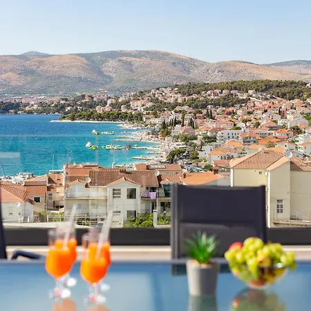 Apartment Luxury Dreams In Okrug With Swimming Pool, Sea View, Wifi, Parking Trogir