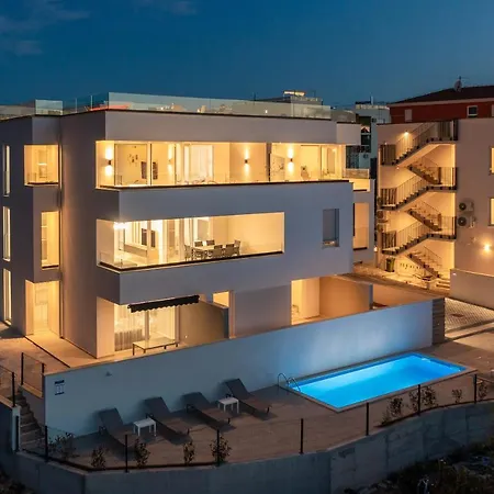 Dreams With Pool, Private Terrace, Sea View, Jacuzzi Apartmán Trogir