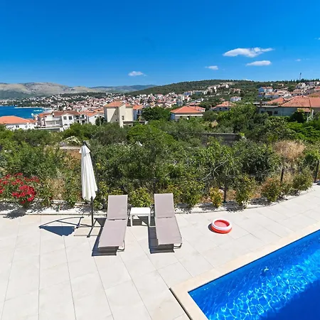 Dreams With Pool, Private Terrace, Sea View, Jacuzzi Apartmán Trogir