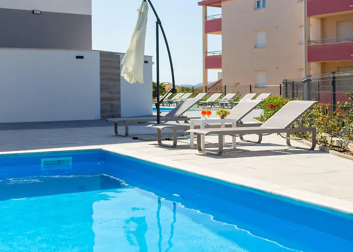 Villa Dreams With Pool, Private Terrace, Sea View, Jacuzzi Apartman Trogir